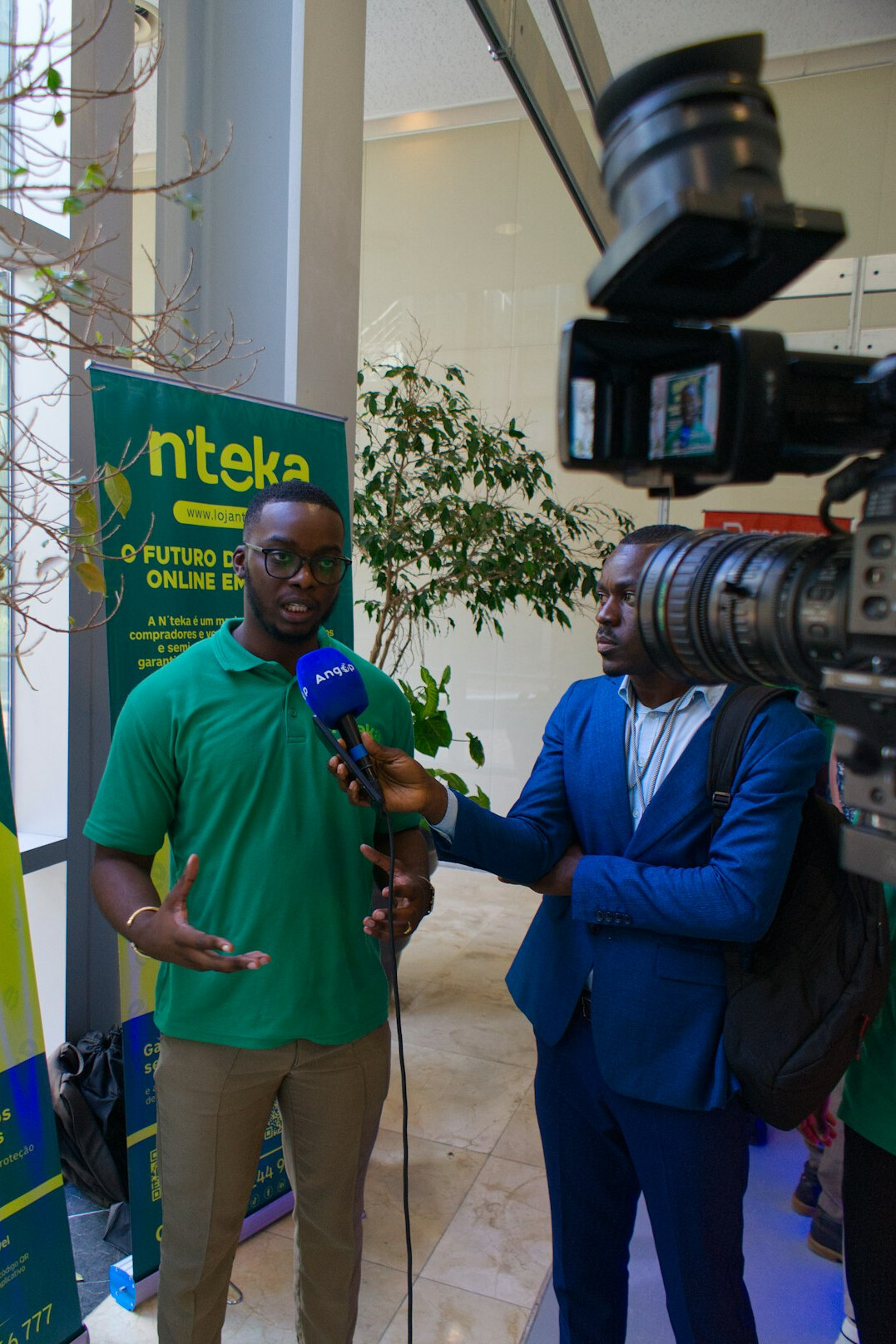 modern tv interview